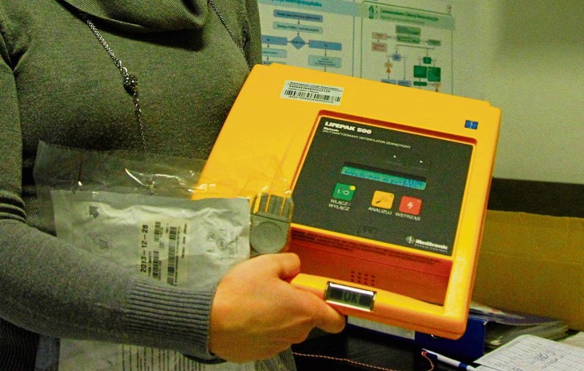 Defibrylatory pomogą ratować życie chorym