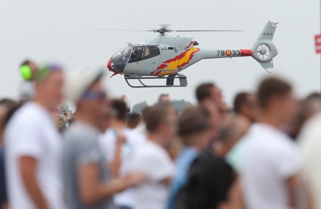 Air Show 2015 Radom: śmigłowiec Colibri zespołu Patrulla Aspa z Hiszpanii.