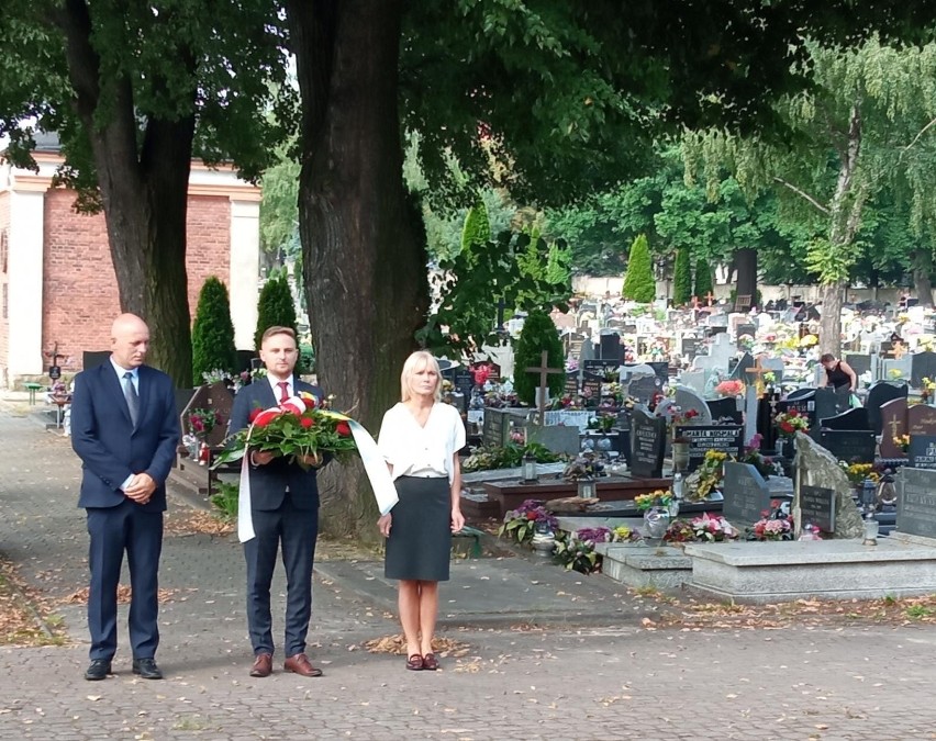 15 sierpnia 2021 roku w Mysłowicach złożono kwiaty w różnych...
