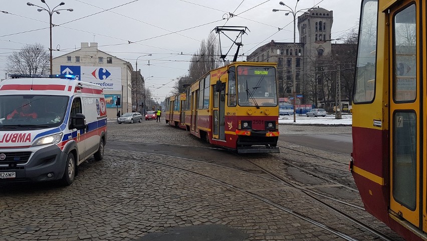 Wypadek na skrzyżowaniu Przybyszewskiego i Kilińskiego w...