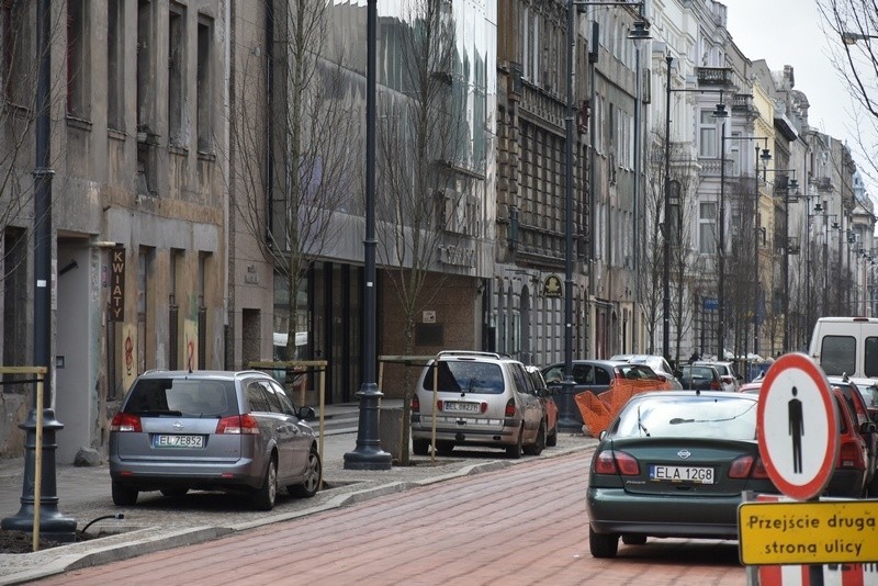 Na przebudowanym odcinku ul. Jaracza, czyli przy teatrze...