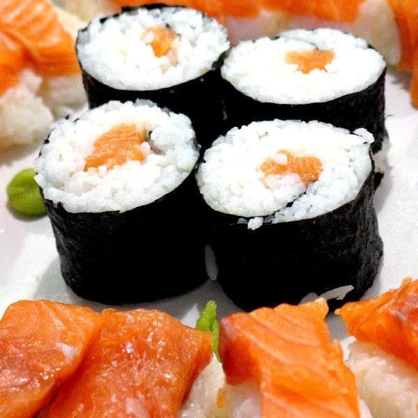Kiedyś sushi jadano rzadko ze względu na jego wysoką cenę....