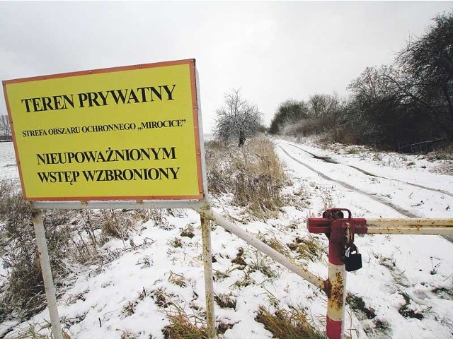 Kołobrzescy radni wzywają "organy Państwa Polskiego&#8221; do zauważenia, że borowina to bezcenne złoże. &#8211; A ustawodawca potraktował ją jak żwir &#8211; mówią radni komisji uzdrowiskowej. 