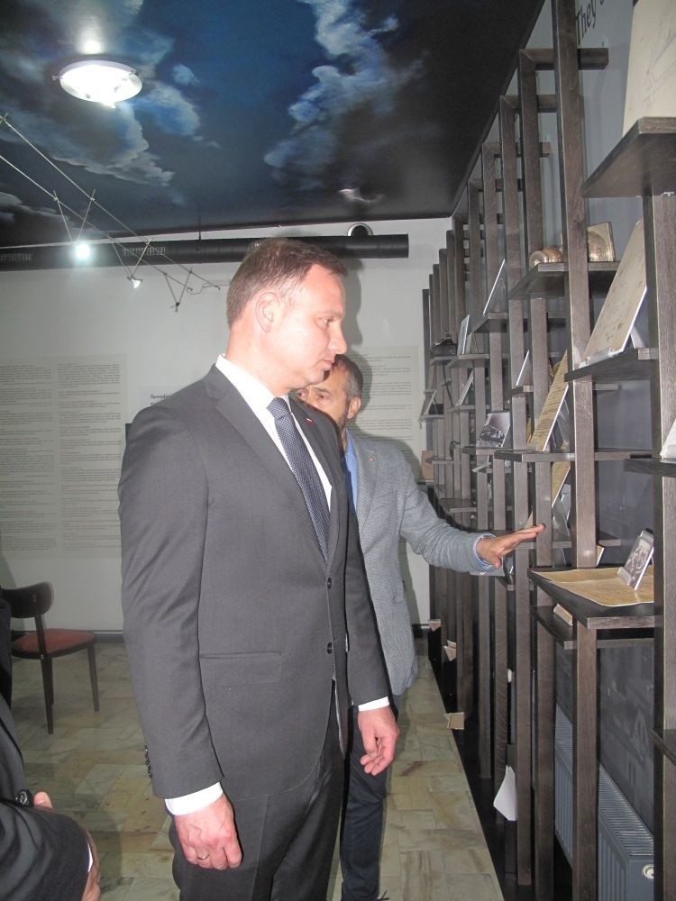 Prezydent Andrzej Duda zwiedził wystawę w Kielcach. Zobacz jego wpis 