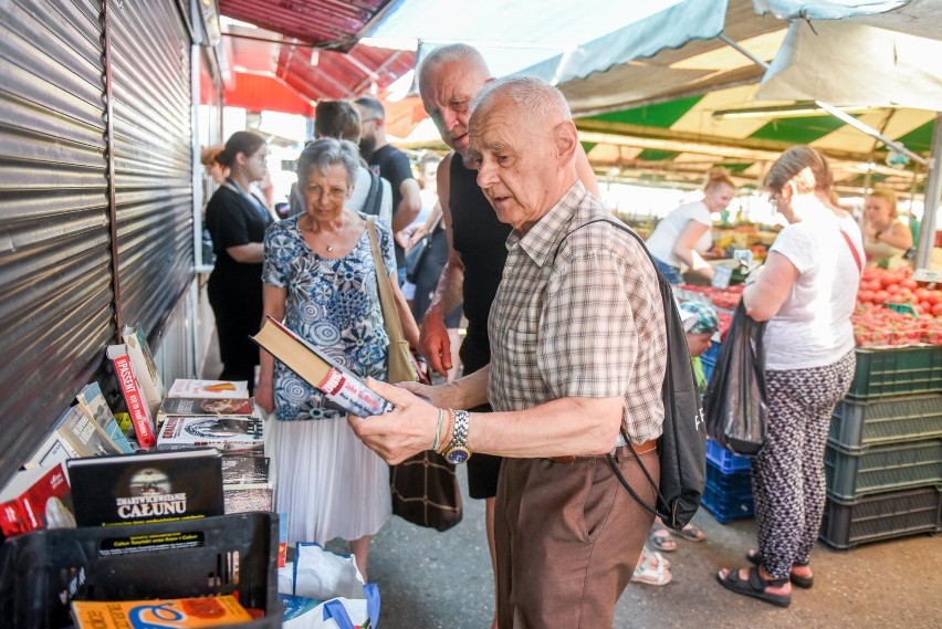 O 81-letnim sprzedawcy książek z rynku Jeżyckiego stało się...