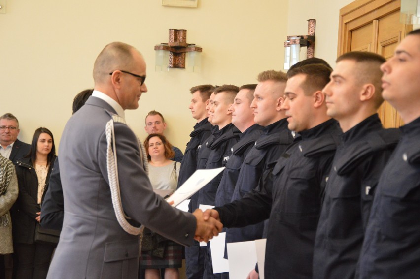 Młodzi adepci najbliższe sześć miesięcy spędzą w Szkole...