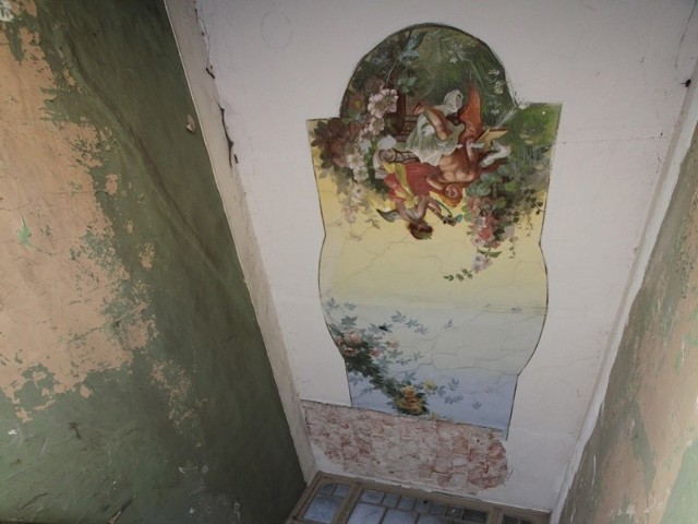 Fresk na suficie kamienicy przy alei Wolności 71 w Lęborku. Według Lęborskiego Bractwa Historycznego to ostatni i jedyny tak dobrze zachowany malunek w kamienicy mieszczańskiej w mieście. 