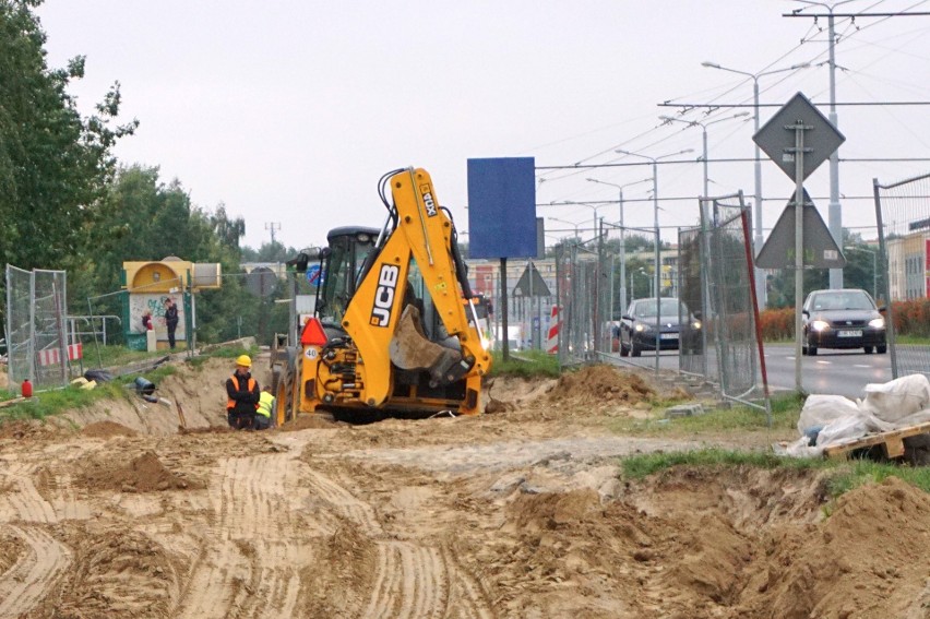 Na Czubach ciągle remont i utrudnienia dla pieszych. Kiedy skończą?