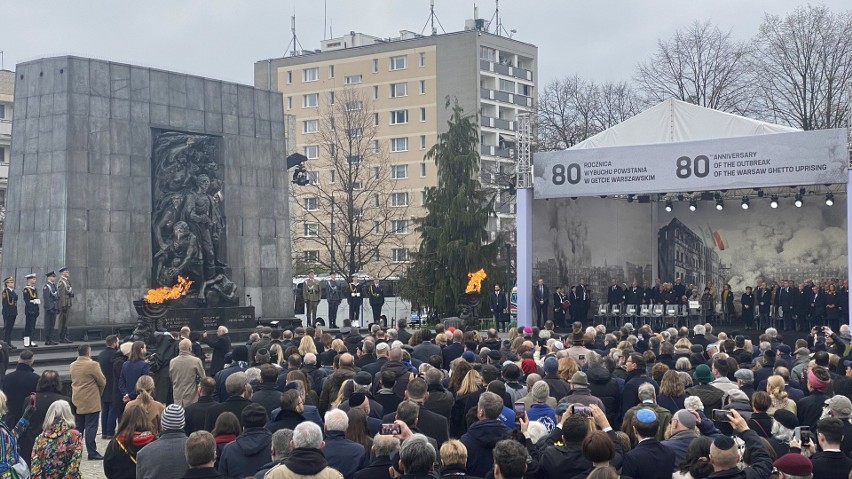 Plac przed Pomnikiem Bohaterów Getta w Warszawie