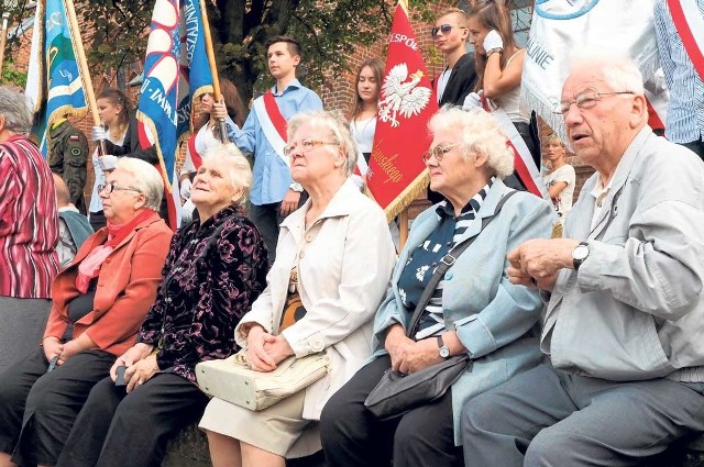 Podczas uroczystości wspominano głównie ofiary sowieckiej napaści, w tym wypędzonych ze swoich domów cywilów