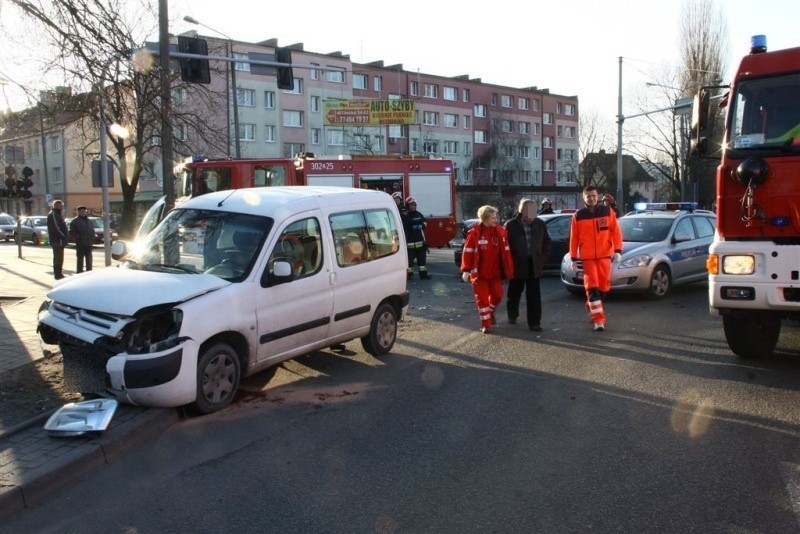 Citroen berlingo i skoda octavia zderzyły się na...