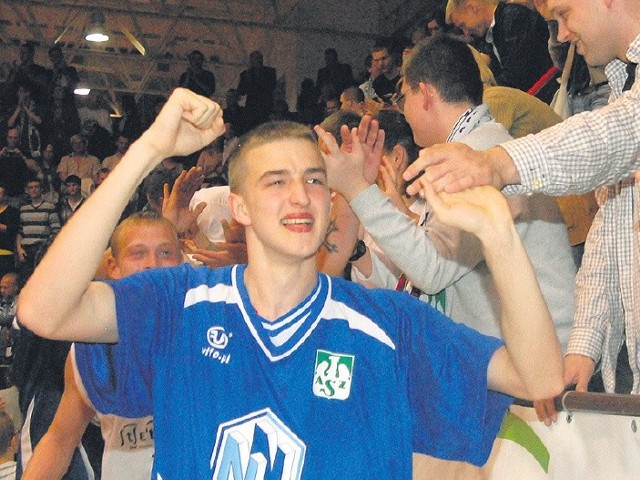 Tomasz Gielo swoją cegiełkę do awansu AZS w poprzednim sezonie także dołożył.