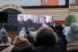 Pożegnanie prezydenta Pawła Adamowicza w Łodzi. Kilkaset osób w pasażu Schillera [ZDJĘCIA]