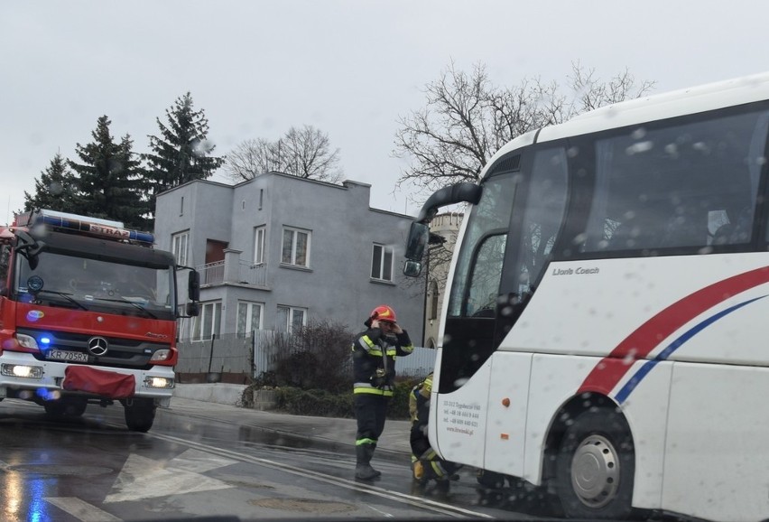 Tarnów. Autobus zapalił się w czasie jazdy. Utrudnienia na ul. Gumniskiej