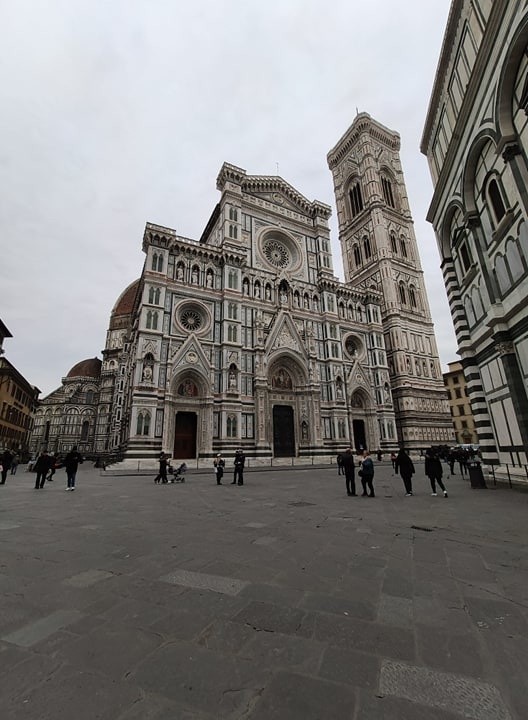 Piazza di San Giovanni, di Duomo - najbardziej zatłoczone miejsce we Florencji świeci pustkami.