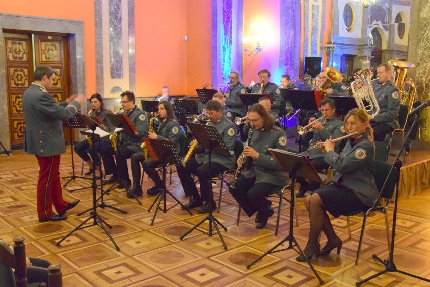 Marszałkowska Orkiestra Dęta zagrała dla uchodźców z Ukrainy. Poruszający koncert w Kielcach