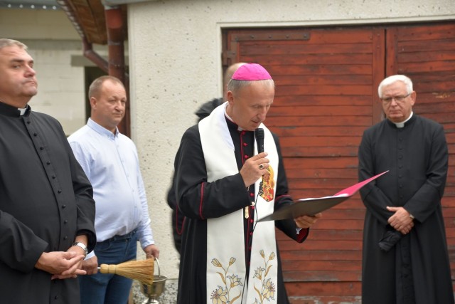 Uroczystości z udziałem biskupa Marka Solarczyka w Małęczynie i przedstawienie teatralne.