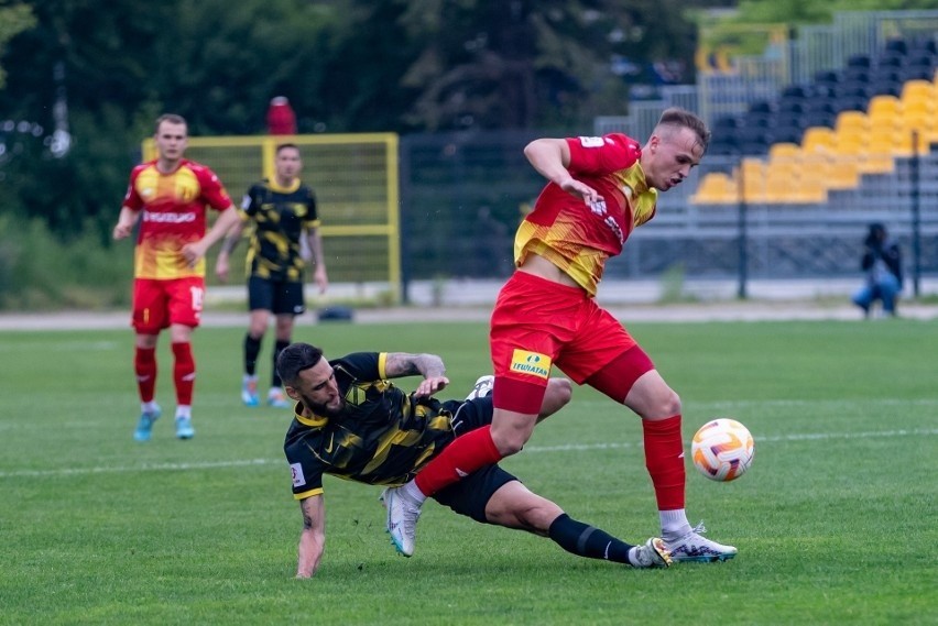 KSZO pokonał czerwoną latarnię ligi. Korona II zremisowała z Wieczystą. Grała piłkarska 3. liga. Sprawdź wyniki i tabelę