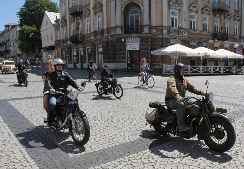 Radomskie Towarzystwo Retrocyklistów zorganizowało Festyn Retro Rowerowy w Radomiu