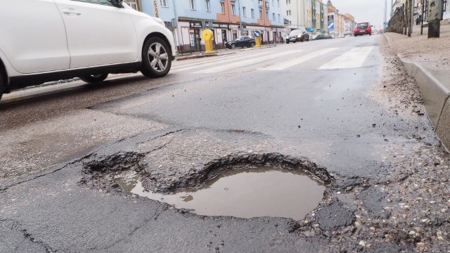 Sprawdzamy, jak wyglądają postępy prac na kilku istotnych odcinkach w Koszalinie