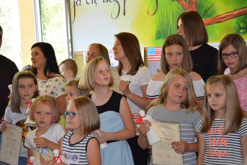 Dziewczynki z Racławic oddały włosy na peruki dla dzieci chorych na raka [ZDJĘCIA]