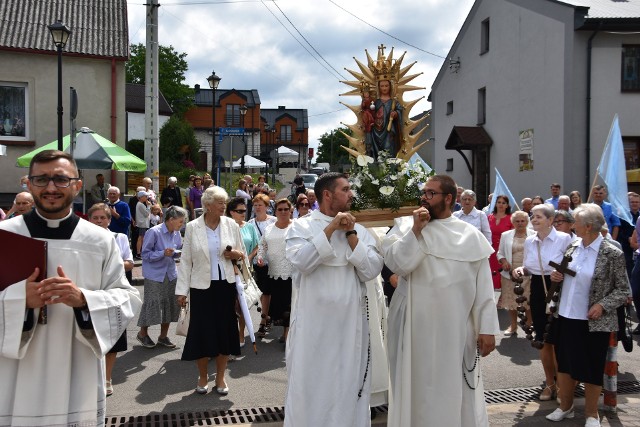 Matka Boska Leśniowska patronką gmin Żarki - uroczystościZobacz kolejne zdjęcia. Przesuwaj zdjęcia w prawo - naciśnij strzałkę lub przycisk NASTĘPNE