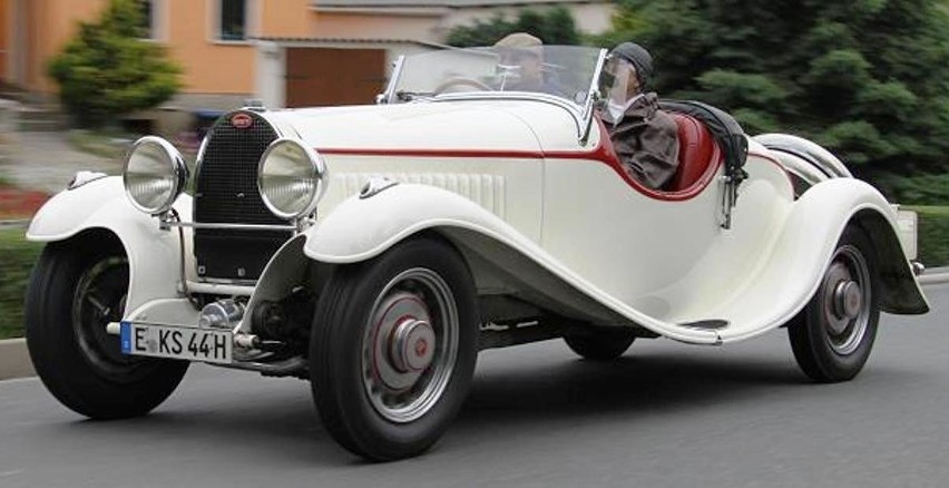 Nadwozie Bugatti Type 49 od Gläsera utrzymano w stylistyce...