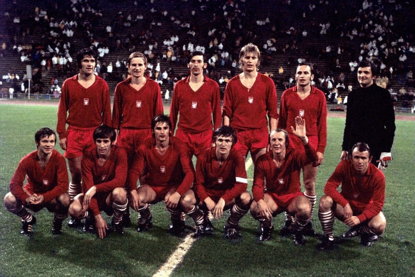 Reprezentacja złotych medalistów IO'1972. Od lewej w górnym...