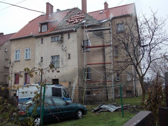 Upadek z 7 metrowego budynku  dla Zdzisława W. zakończył się tragicznie.