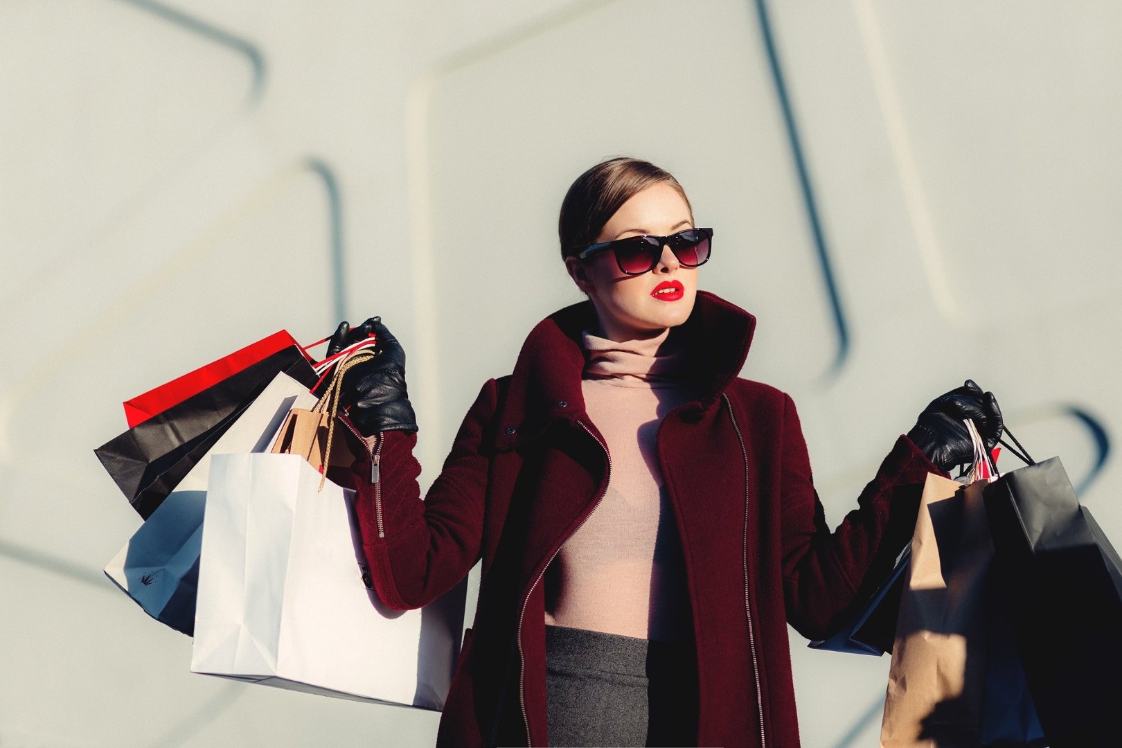 Modne kolekcje ubrań dla kobiet. Najciekawsze oferty sklepów online: H&M,  Zara, Bershka, Mohito, Reserved | Głos Wielkopolski