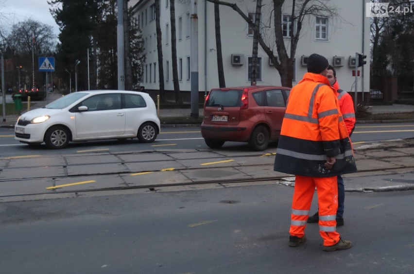 Budowa Węzła Łękno w Szczecinie. Fragment alei Wojska Polskiego już zamknięty 