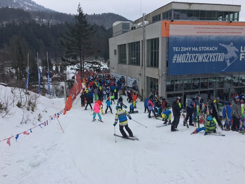 W Beskidach rozpoczął się narciarski weekend. Spory ruch...