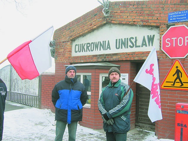 W połowie stycznia pracownicy cukrowni &#8222;Unisław&#8221; protestowali przeciwko jej likwidacji. Teraz starają się o wykup mieszkań zakładowych.