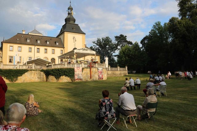 Kamień Śląski odwiedziło kilkaset wiernych z całej Polski.