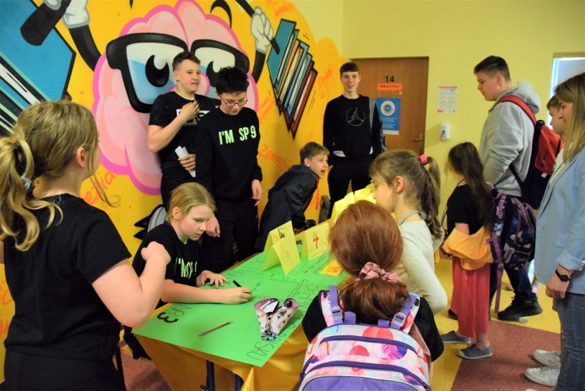 Szkolny Budżet Partycypacyjny w SP nr 9 w Białymstoku. Uczniowie zaprezentowali swoje projekty rówieśnikom 