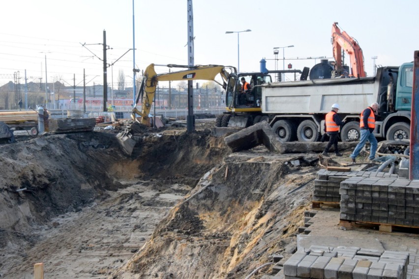 Trwa budowa tunelu pod torami w Skarżysku. Zobacz postęp prac (ZDJĘCIA)