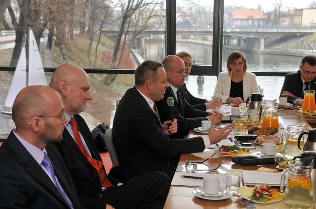 Kolejne próba porozumienia ws. ZITKolejne próba porozumienia ws. ZIT  w Marinie