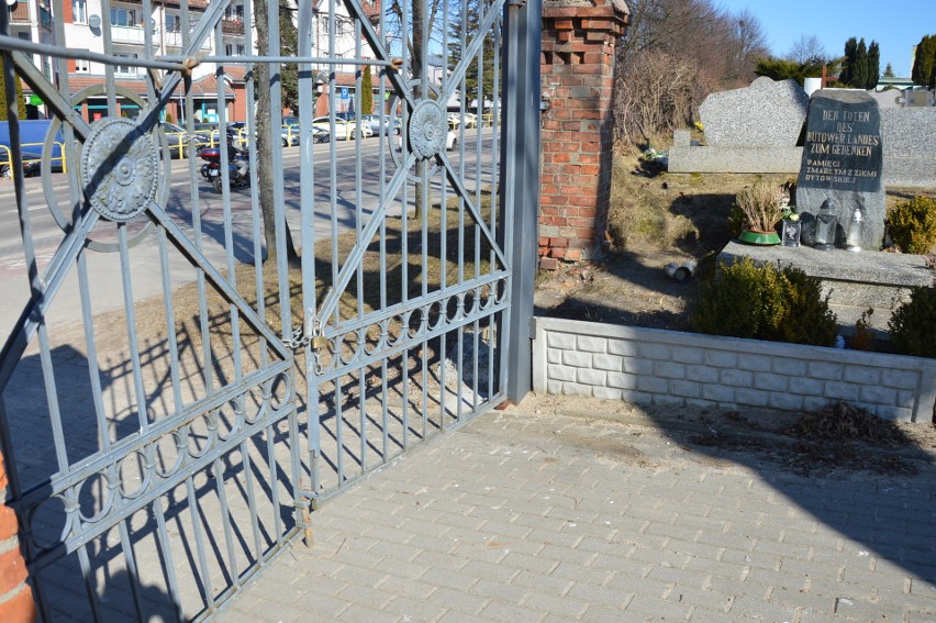 Ogrodzenie i bramy na bytowski cmentarz będą odrestaurowane.