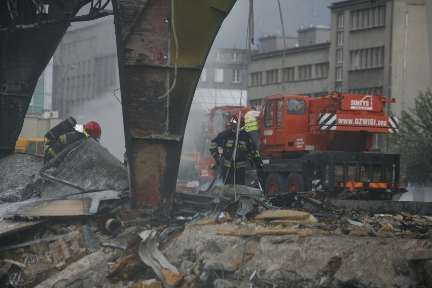 Pożar w Katowicach, pali się Supersam