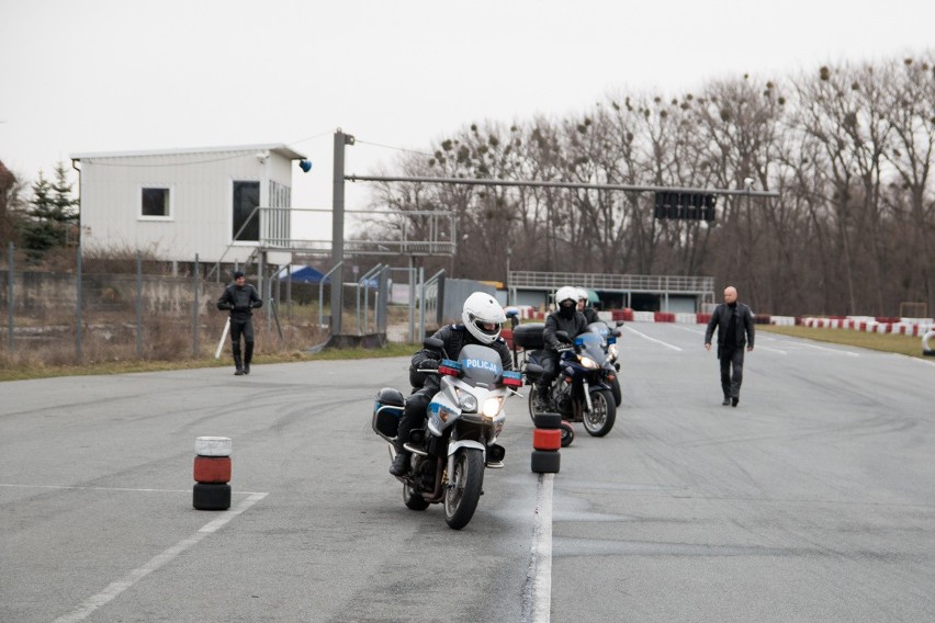 Policjanci odświeżali swoje umiejętności. Na torze...