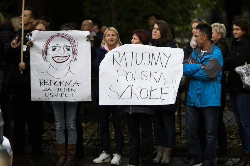 Protesty nauczycieli nie opóźniły wprowadzenia reformy...