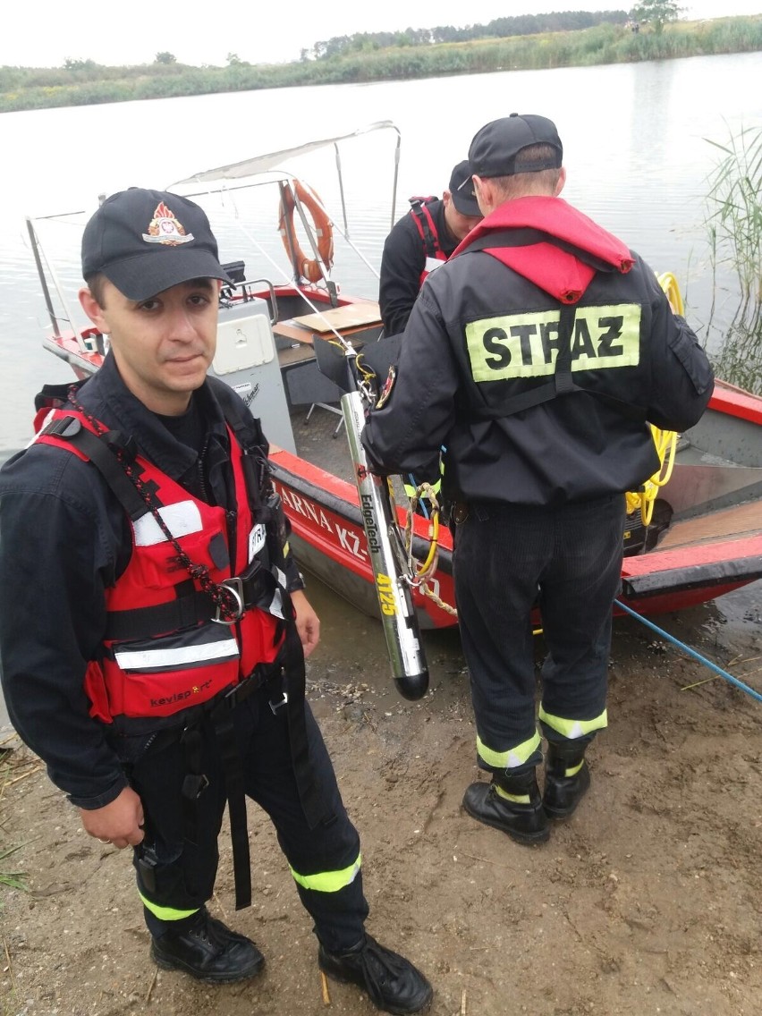 W akcji poszukiwawczej strażakom z Opola pomagali koledzy...