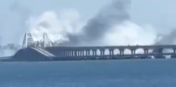 Znów płonie Most Krymski. Są doniesienia o eksplozjach