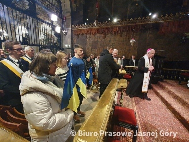 Jasna Góra przekazała światło nadziei Ukrainie. Ogień...