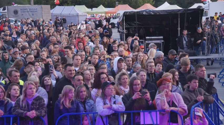 Tłumy widzów przyszły na koncert Ani Dąbrowskiej na...