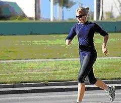 Jogging pozwala utrzymać dobra sylwetkę i kondycję