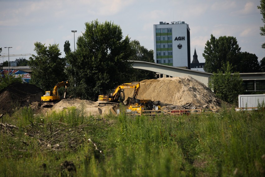 Kraków. Co jeszcze wyrośnie wokół Błoń? Zabudowa tych atrakcyjnych terenów budzi kontrowersje [GALERIA]