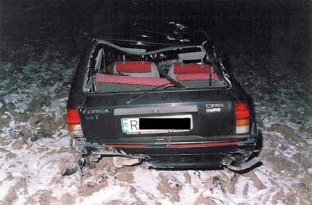 Tak wyglądał samochód po wypadku, jaki wydarzył się w Płazowie (gmina Narol) wskutek niedostosowania prędkości do panujących warunków drogowych. Jedna osoba została ranna.
