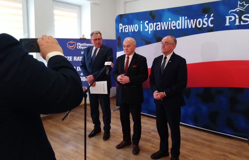 Podkarpaccy posłowie PiS (od lewej Tadeusz Chrzan, Andrzej...