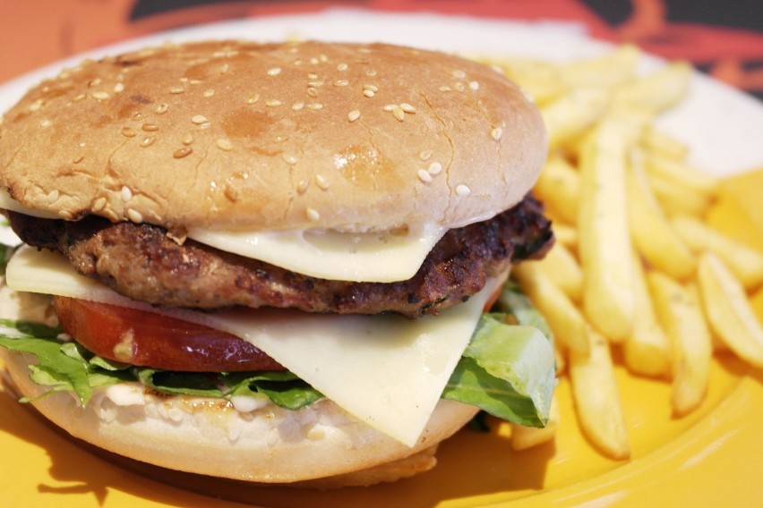 28 maja obchodzimy Światowy Dzień Hamburgera. Z tej okazji...